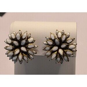 Vintage Flower Enamel Clip-on Earings 3 Dimensional Round 1"